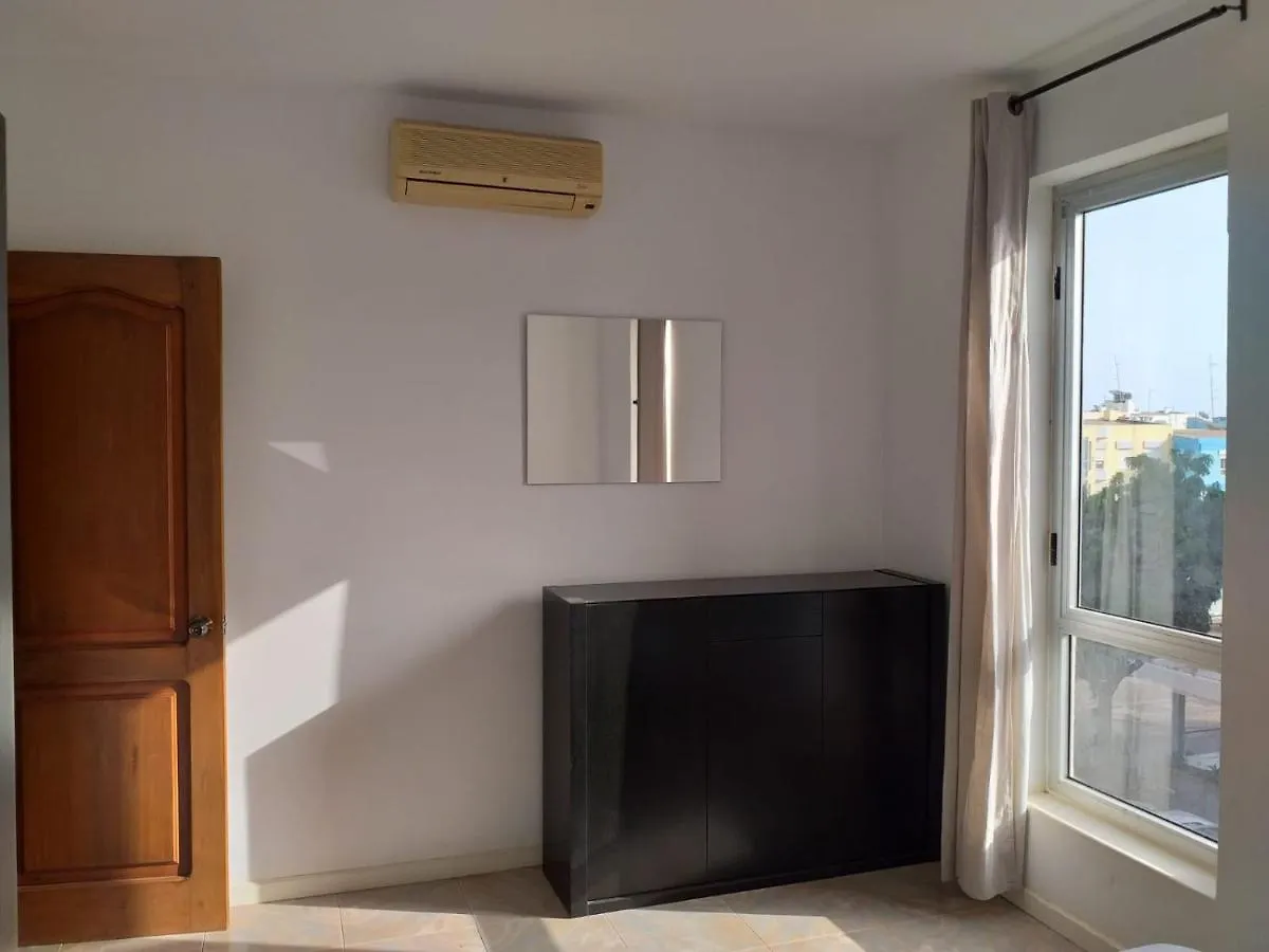 Bright Apartment In The Town Center Praia